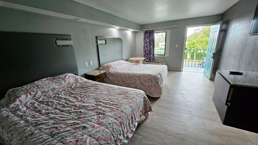 More Photos Of 670 E Vine St, Kissimmee Hotel For Sale