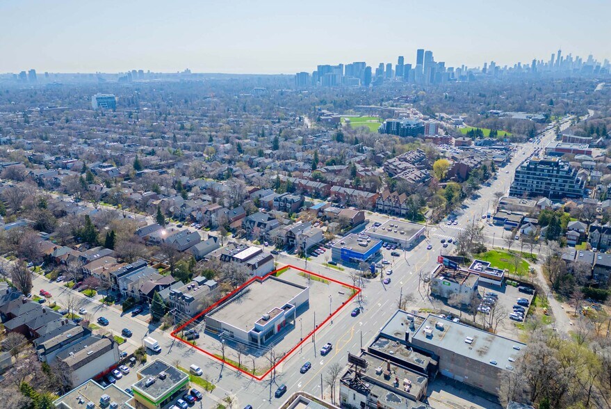 More Photos Of 1661 Avenue Rd, Toronto Auto Dealership For Lease