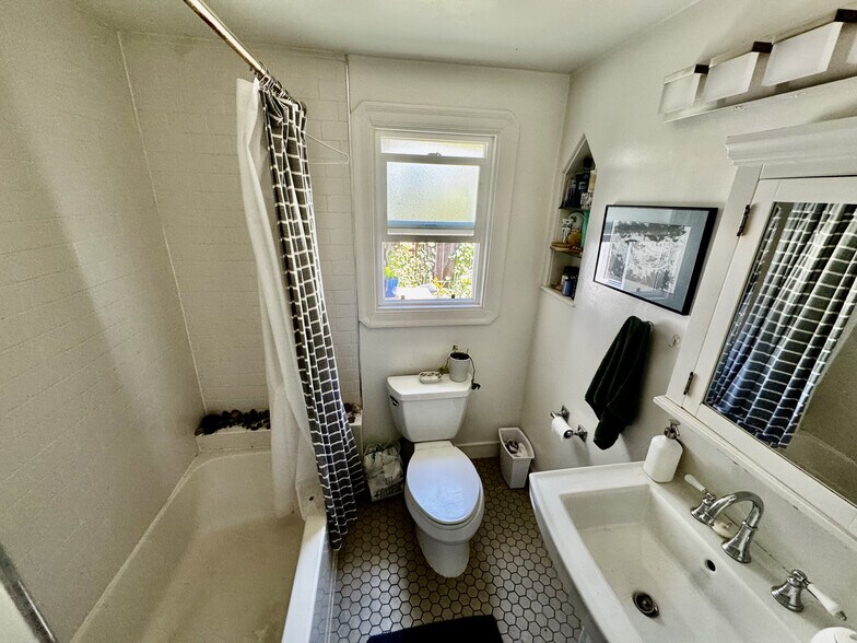 More Photos Of 1201 Dwight Way, Berkeley Apartments For Sale