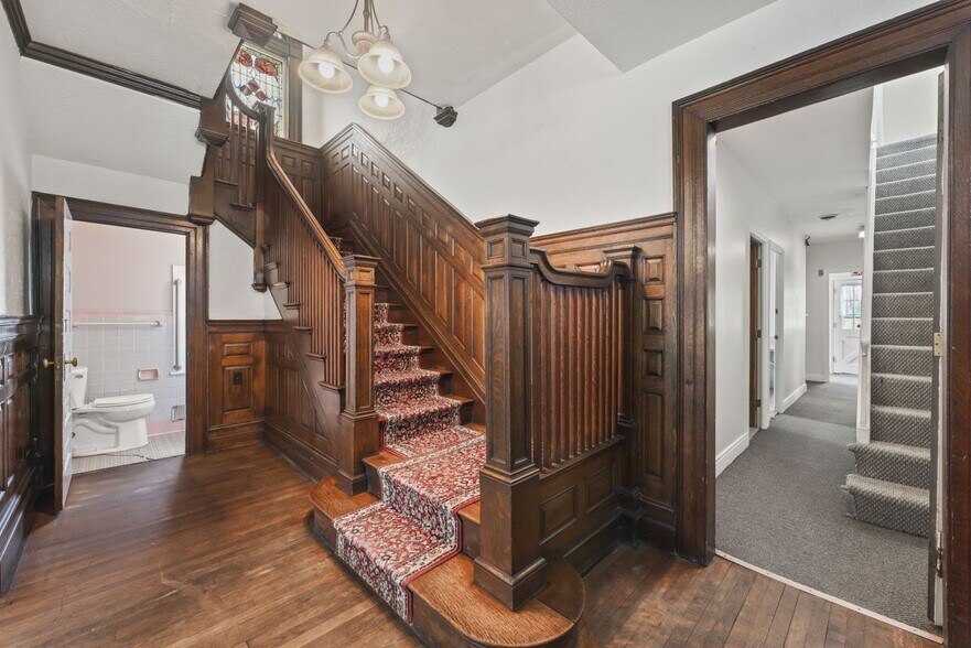 More Photos Of 1311 Union St, Schenectady Office For Sale