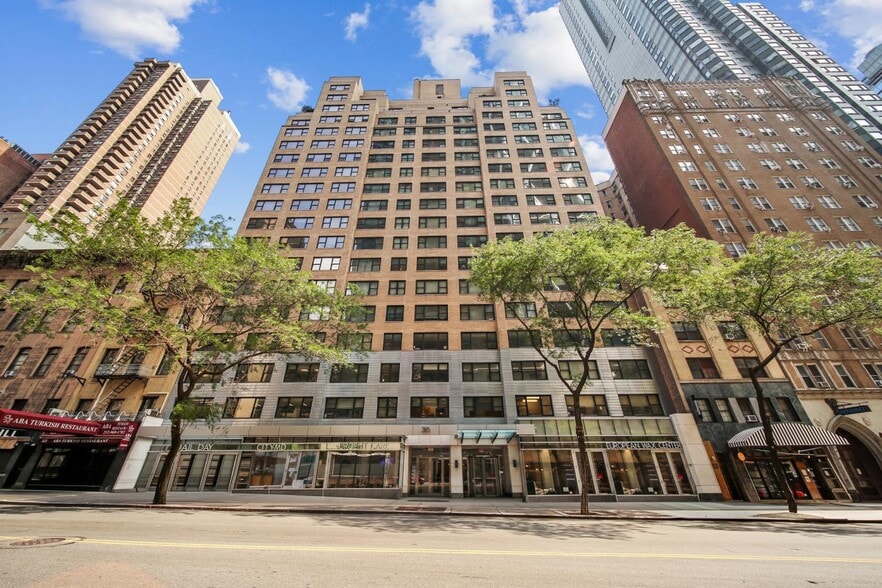 More Photos Of 330 W 58th St, New York Apartments For Lease