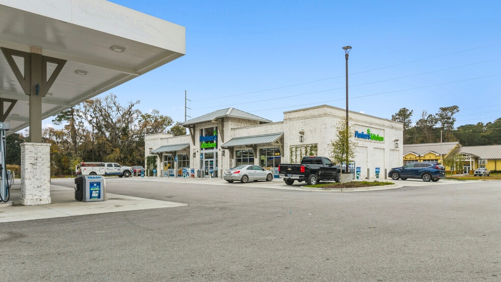More Photos Of 1750 Grove Point Rd, Savannah Service Station For Sale