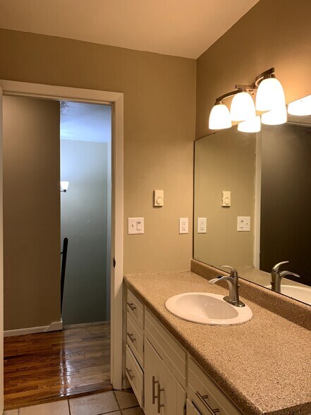 More Photos Of 1747 Oakdale Ave, Green Bay Apartments For Sale