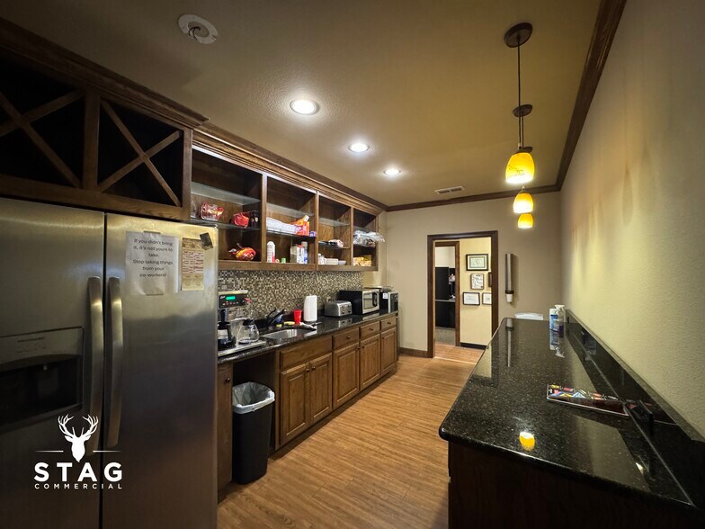 More Photos Of 7420 FM 2449, Ponder Office For Lease