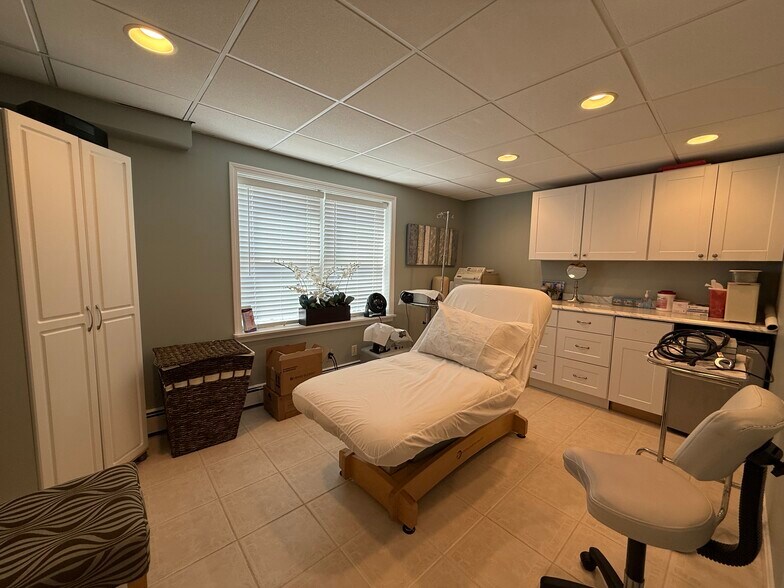 More Photos Of 178 Park St, North Reading Medical For Lease