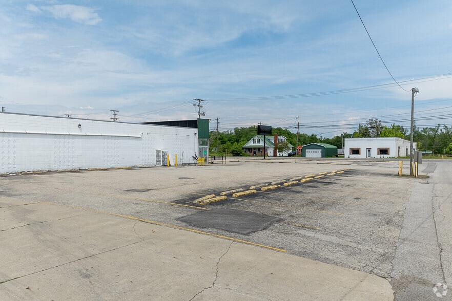More Photos Of 412 Wurtland Ave, Greenup Freestanding For Lease