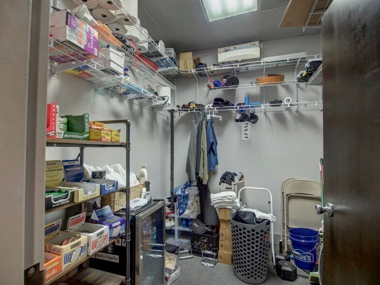 More Photos Of 1000 Van Buren Ave, Indian Trail Flex For Lease