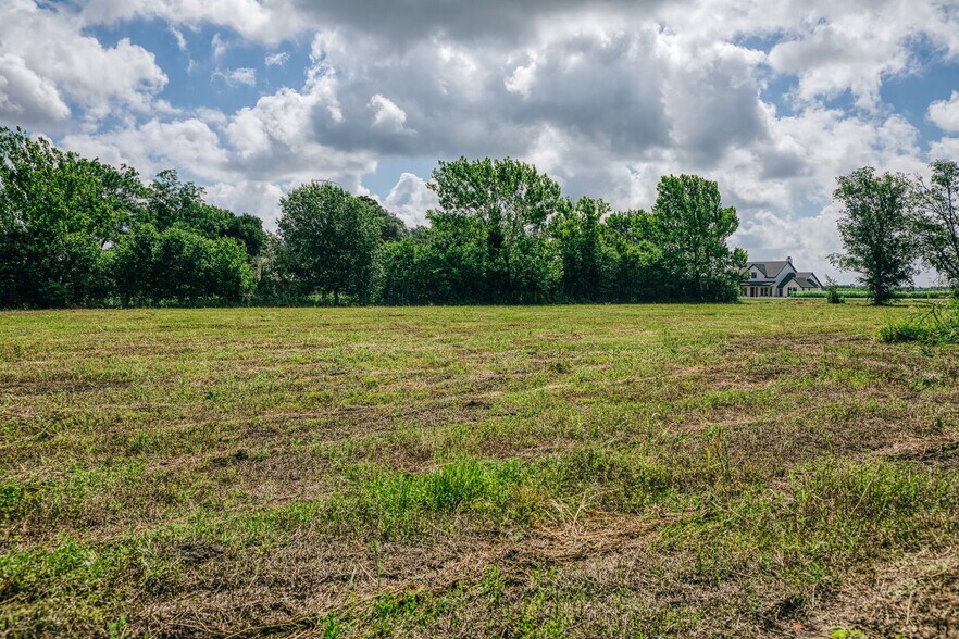 More Photos Of TBD FM 60, Snook Land For Sale