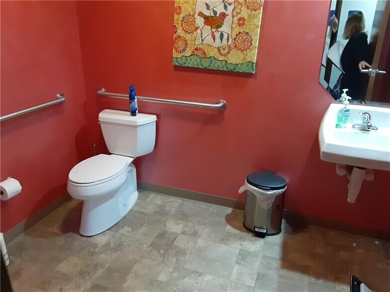 More Photos Of 5620 William Penn Hwy, Export Freestanding For Lease