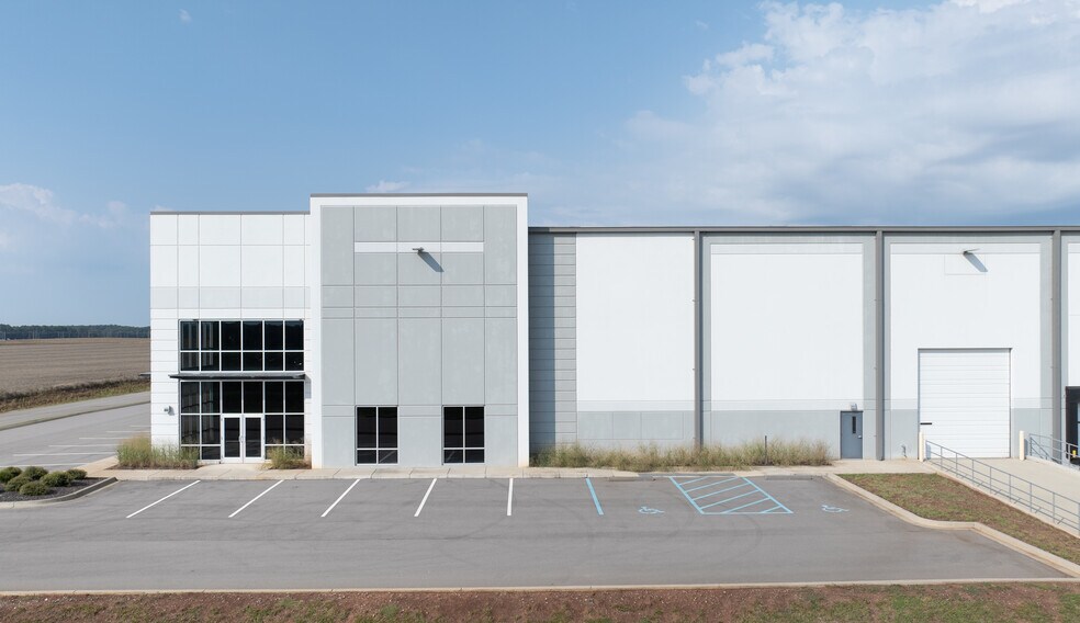 More Photos Of 23366 Bibb Garrett Rd, Tanner Distribution For Lease