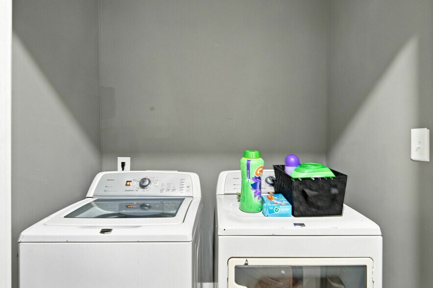 More Photos Of 206 Ferry St, Loudon Multifamily For Sale
