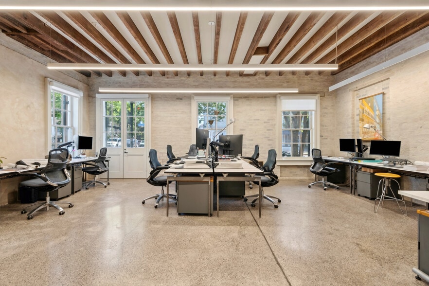 More Photos Of 2200 Prytania St, New Orleans Loft Creative Space For Sale