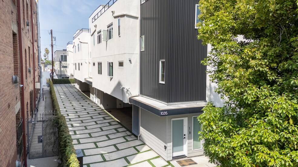 More Photos Of 1035 N Serrano Ave, Los Angeles Apartments For Sale