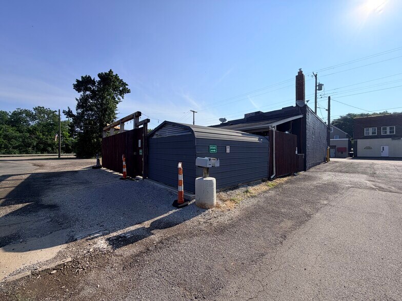 More Photos Of 46 S Leavitt Rd, Leavittsburg Bar For Sale