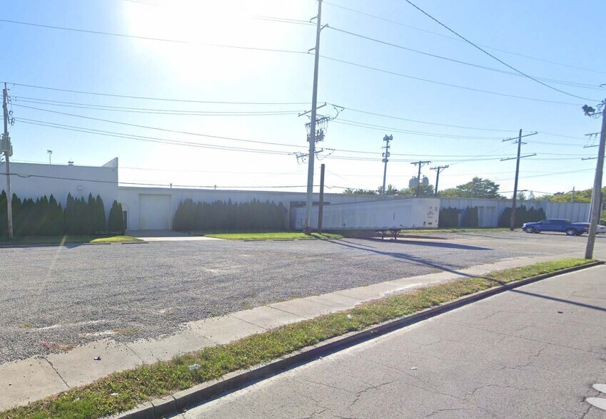 Primary Photo Of 101 N 32nd St, Louisville Warehouse For Lease