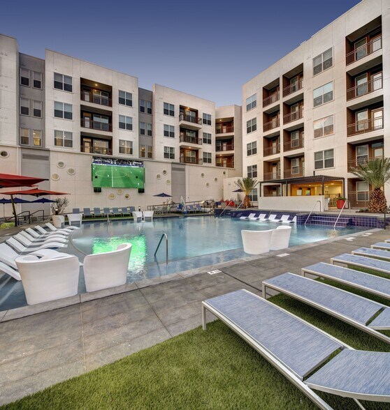 More Photos Of 200 Springtown Way, San Marcos Unknown For Lease