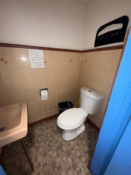 More Photos Of 3 S Wood St, Salinas Storefront Retail Residential For Sale