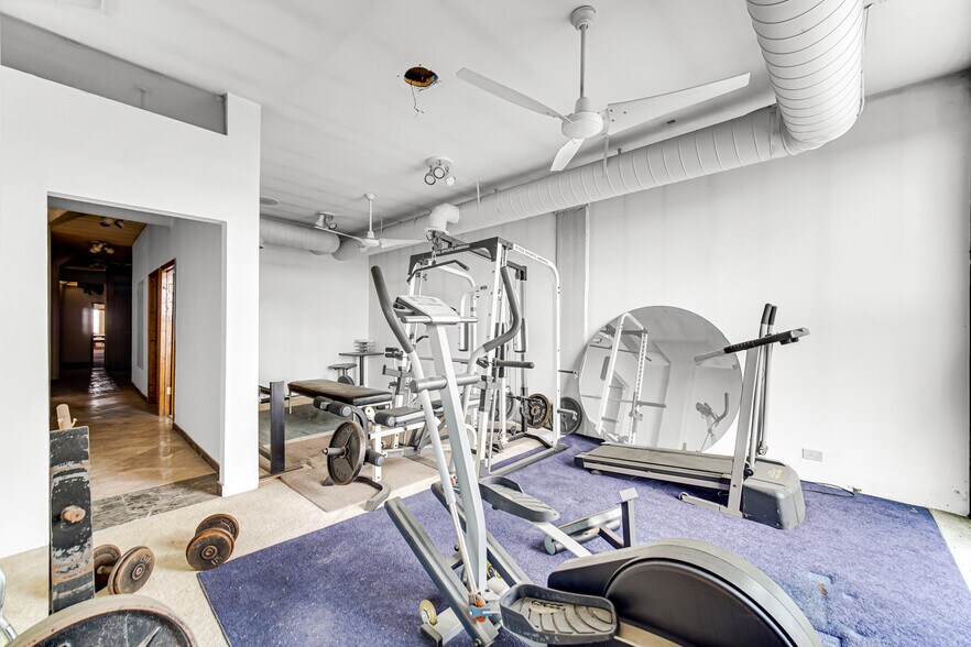 More Photos Of 7411 S Stony Island Ave, Chicago Warehouse For Sale