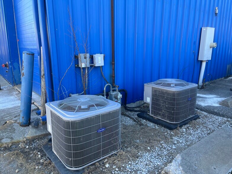 More Photos Of 2919 S Duff Ave, Ames Auto Repair For Lease