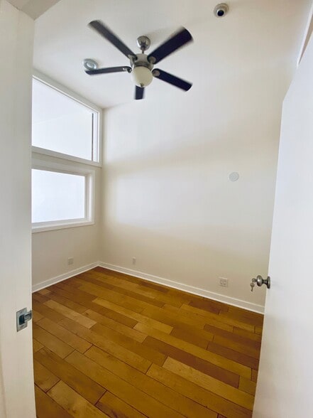 More Photos Of 2301-2309 Main St, Santa Monica Storefront Retail Office For Lease