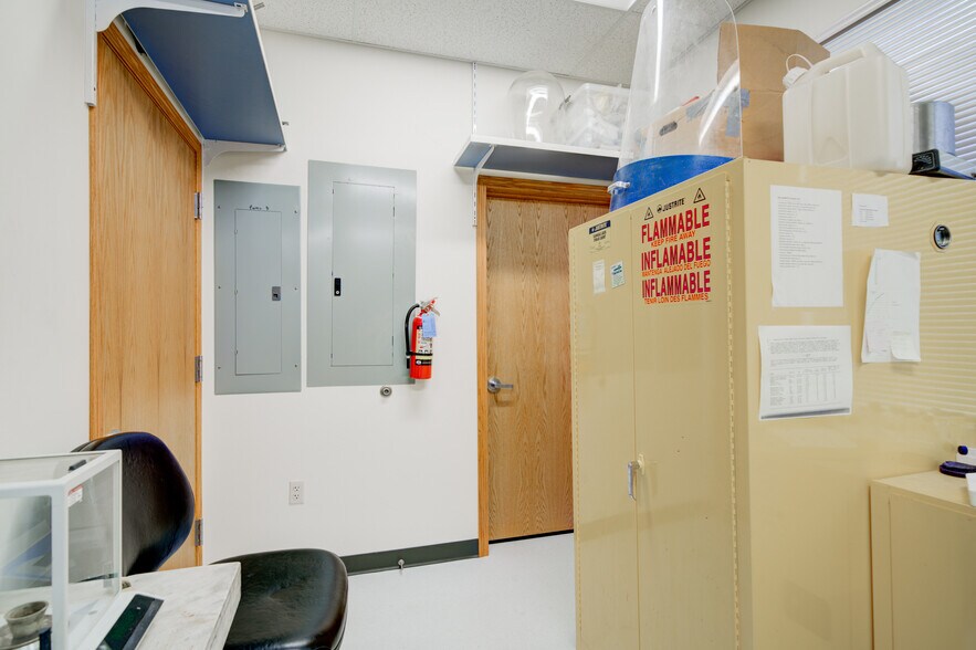 More Photos Of 351 Evergreen Dr, Bozeman Office For Sale