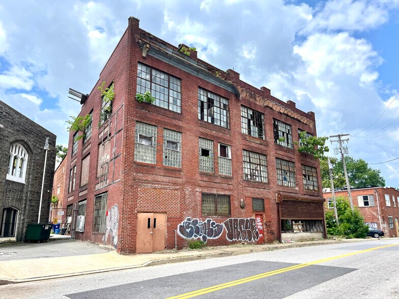 More Photos Of 804 N Franklintown Rd, Baltimore Warehouse For Sale