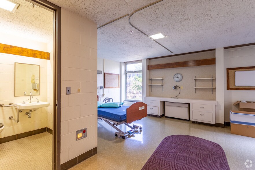 More Photos Of 1890 E Apple Ave, Muskegon Assisted Living For Sale