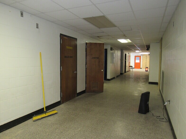 More Photos Of 201 Hoovertown Rd, Penfield Flex For Sale