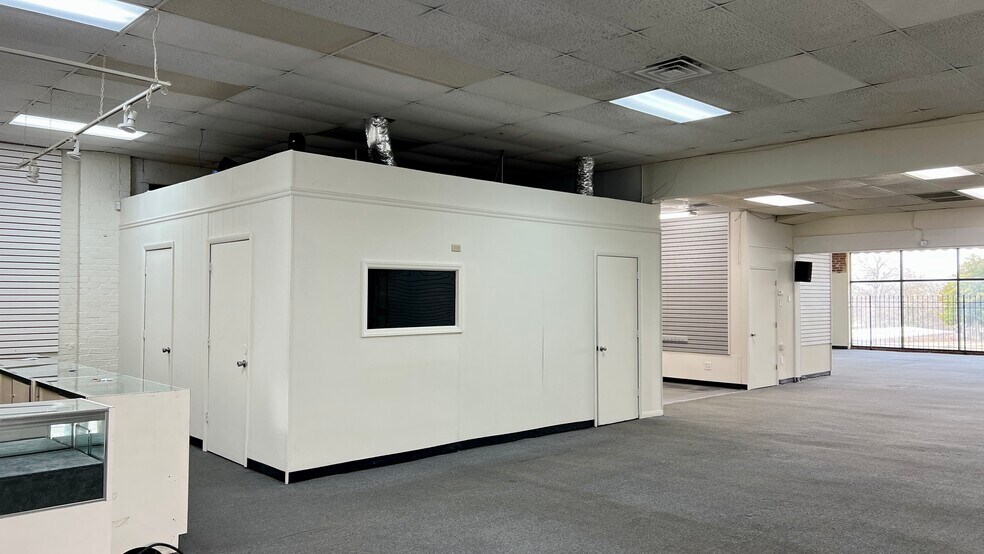 More Photos Of 111 W King St, Kings Mountain Freestanding For Lease