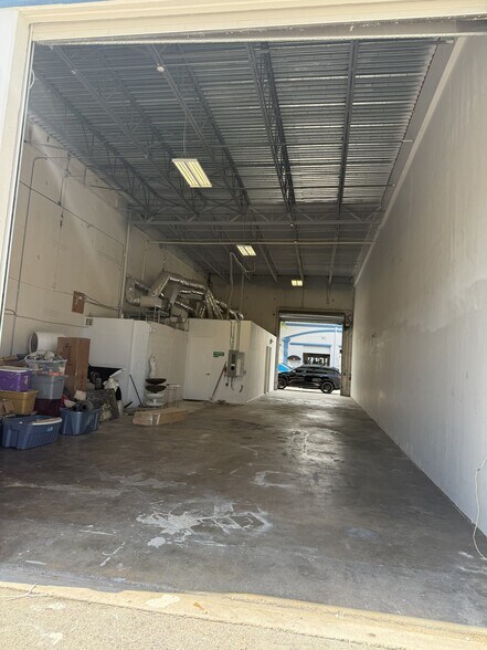 More Photos Of 1920 NW 18th St, Pompano Beach Warehouse For Lease