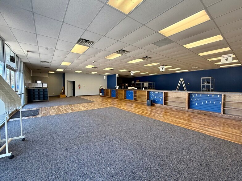 More Photos Of 4612 Grand Ave, Fort Smith Office For Sale