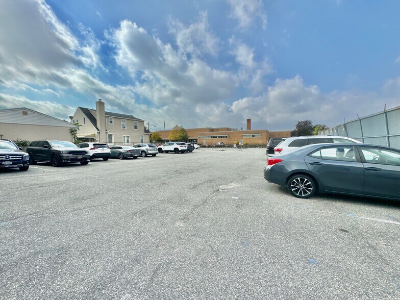 More Photos Of 191 Herricks Rd, New Hyde Park Medical For Sale