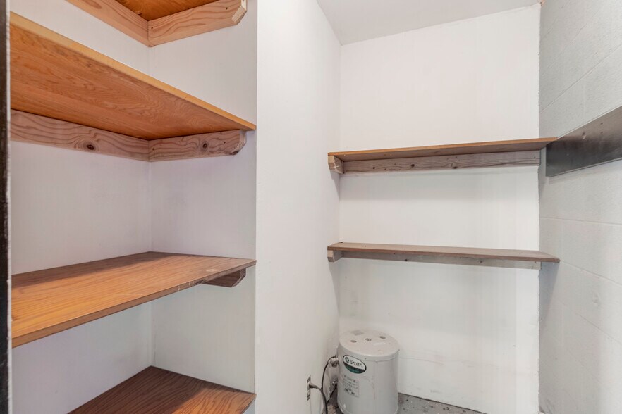 More Photos Of 600 W Cherry St, Cushing Warehouse For Lease