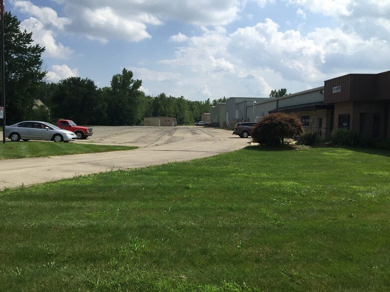 More Photos Of 1735 W 53rd St, Anderson Manufacturing For Sale