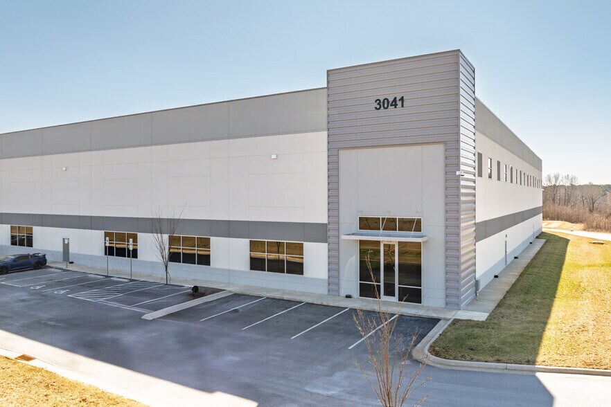 More Photos Of 3041 Hendren Rd, Whitsett Industrial For Lease
