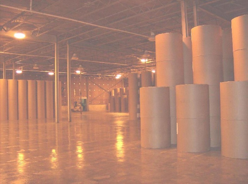 More Photos Of 510 West Rd, Salisbury Refrigeration Cold Storage For Lease