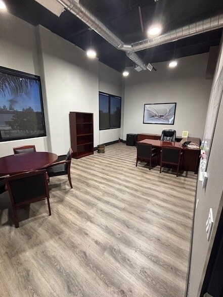 More Photos Of 9410 Topanga Canyon Blvd, Chatsworth Office For Sale