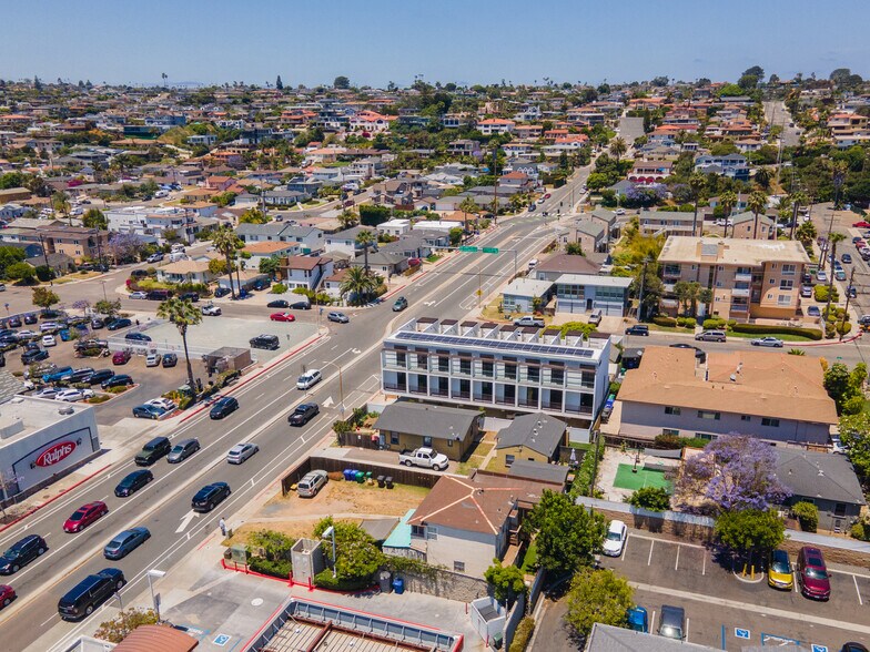 More Photos Of 3046 Nimitz Blvd, San Diego Apartments For Sale