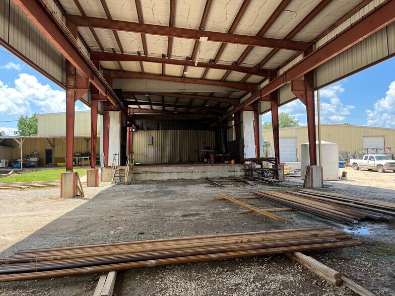 More Photos Of 119 Morris St, South Fulton Warehouse For Sale