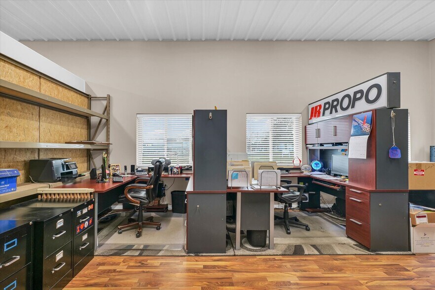 More Photos Of 109 Front St, Mansfield Industrial For Sale