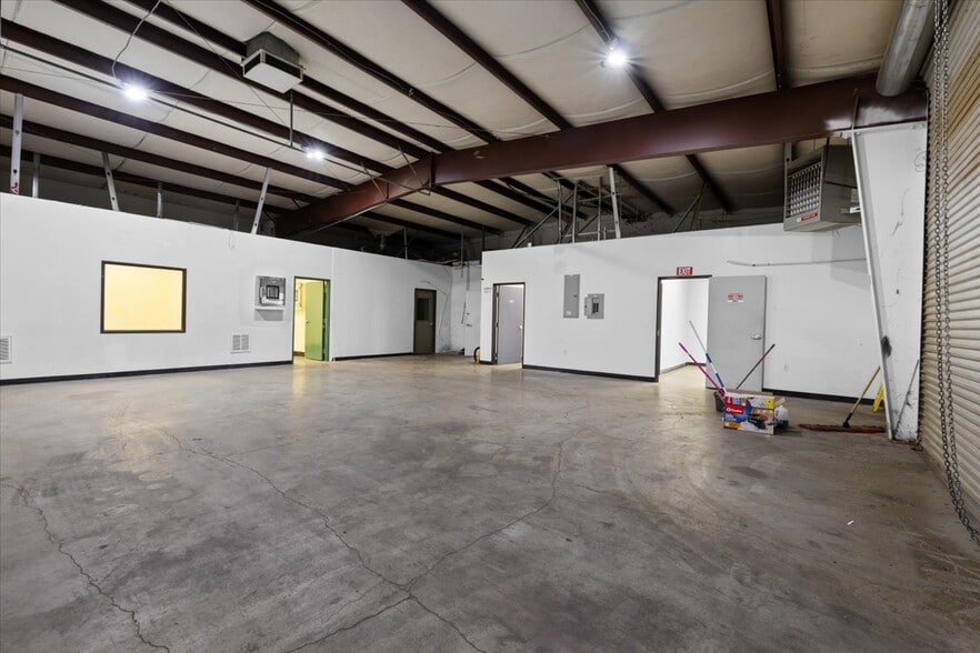 More Photos Of 1501 Sage Rd, Medford Warehouse For Sale
