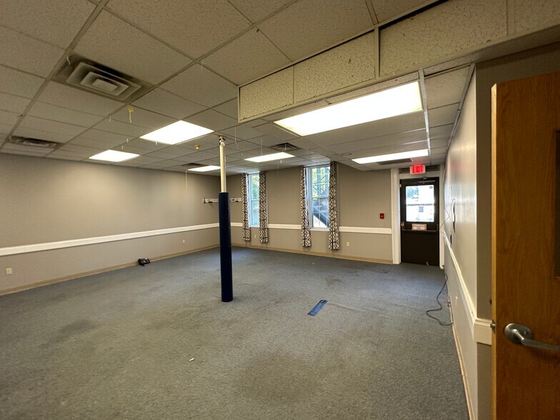 More Photos Of 314 Park St, Fulton Office For Sale