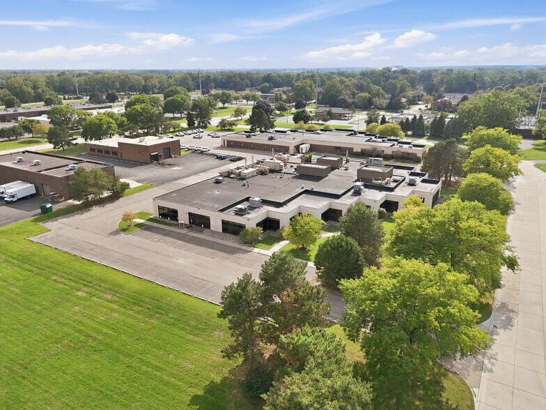 More Photos Of 15201 Mercantile Dr, Dearborn Light Manufacturing For Sale