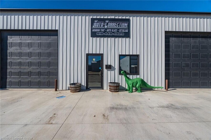 More Photos Of 209 S Broadway St, Stigler Flex For Sale