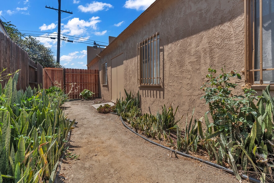 More Photos Of 9707 Flower St, Bellflower Religious Facility For Lease