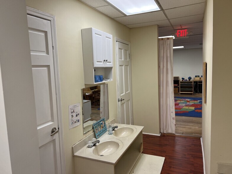 More Photos Of 1980 Buford Hwy, Buford Freestanding For Sale