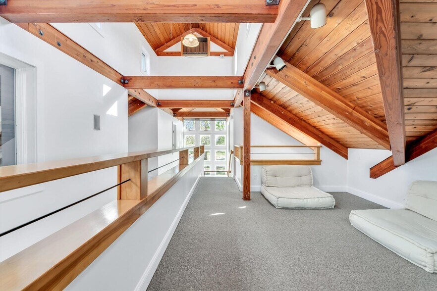 More Photos Of 1049 Main St, West Barnstable Medical For Sale
