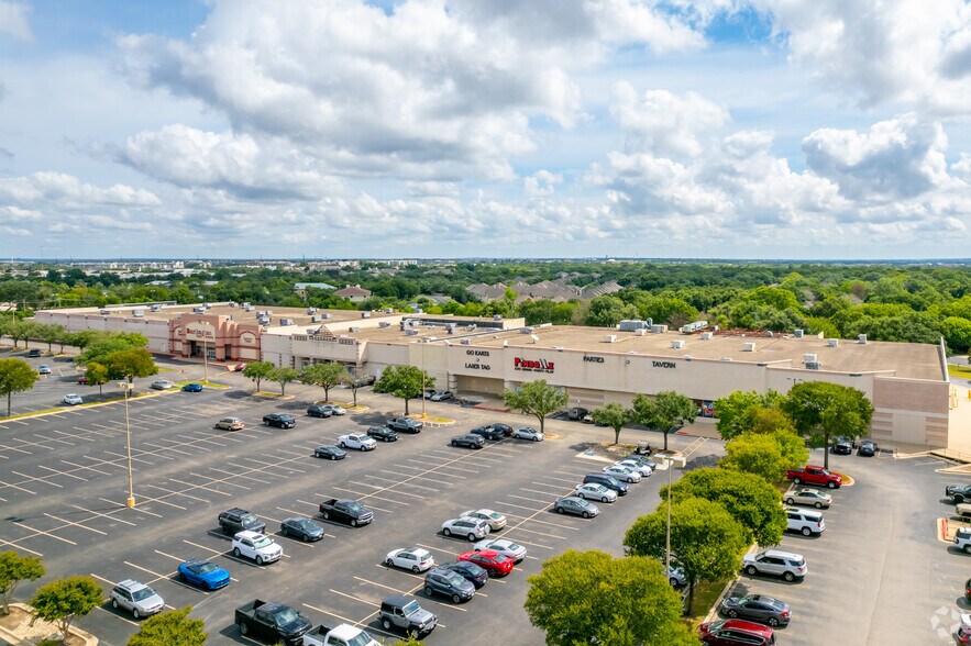 More Photos Of 13729 Research Blvd, Austin Freestanding For Lease
