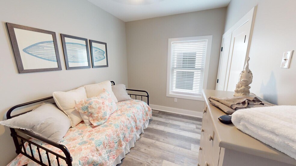 More Photos Of 304 Long Ave, Port Saint Joe Storefront Retail Residential For Sale