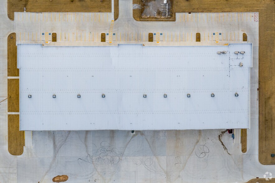 More Photos Of 5665 S 129th East Ave, Tulsa Distribution For Lease